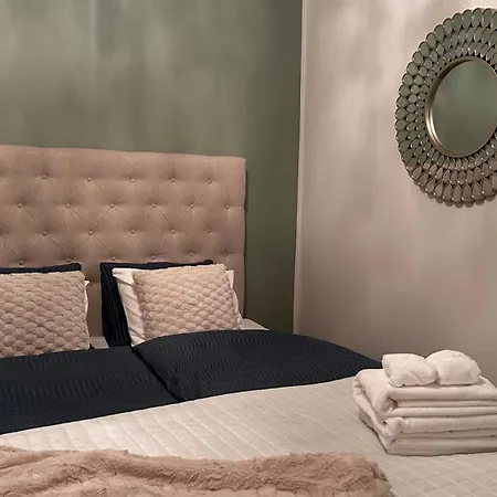 Villa Riverside White Diamond