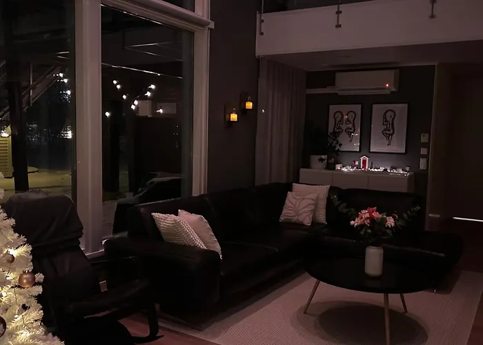 Riverside White Diamond Villa *